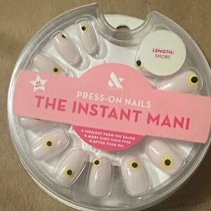 Olive & June Press-On Nails with Sunflower Design (2)